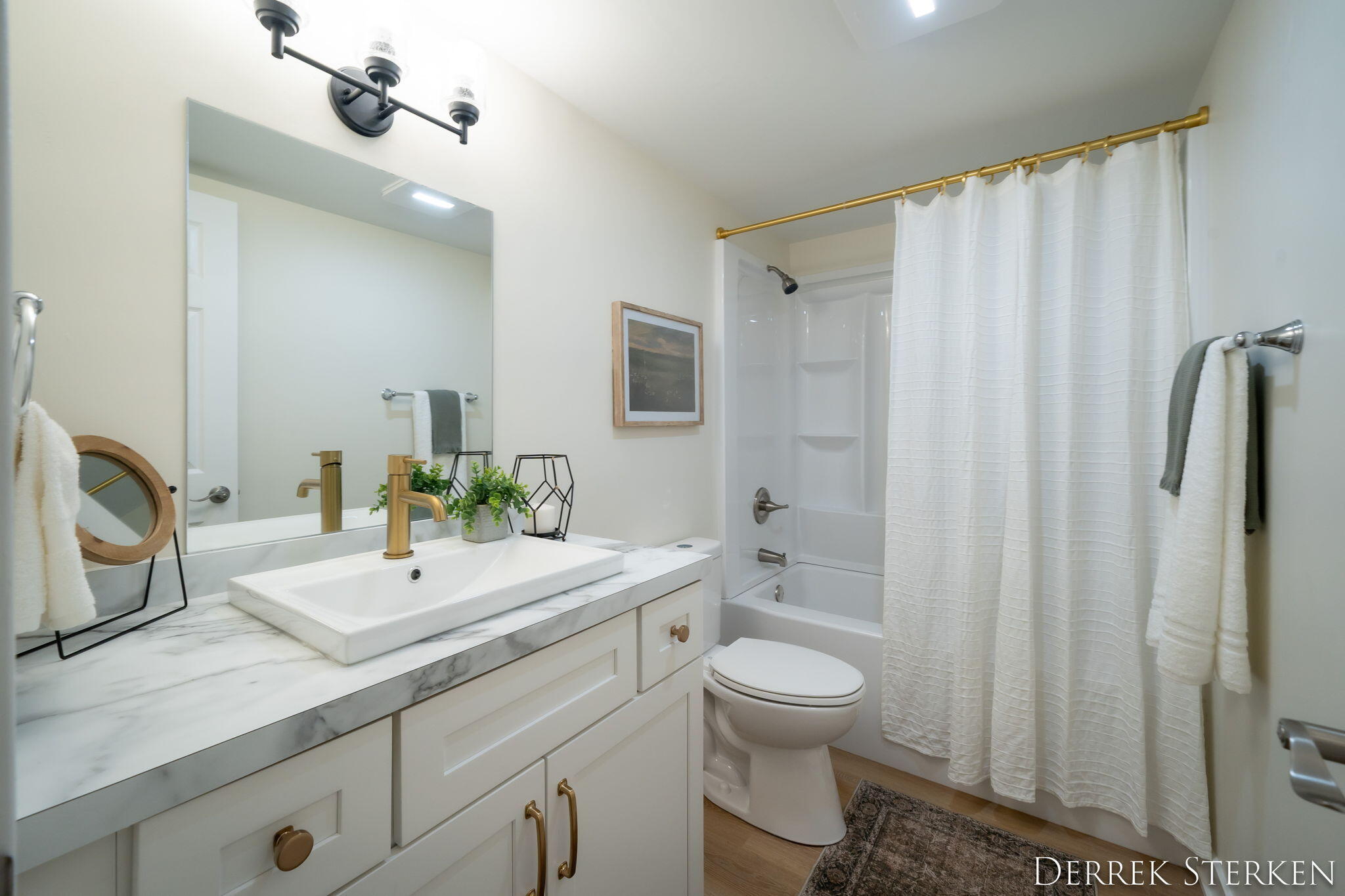 Saugatuck, Michigan, 49453, United States, 3 Bedrooms Bedrooms, ,2 BathroomsBathrooms,Residential,For Sale,1970300