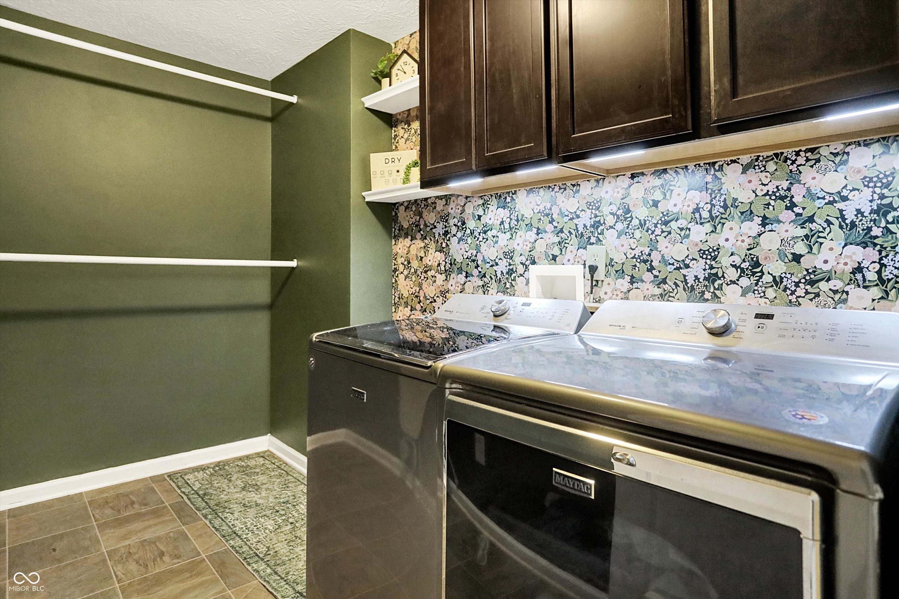 Franklin, Indiana, 46131, United States, 6 Bedrooms Bedrooms, ,4 BathroomsBathrooms,Residential,For Sale,1978604