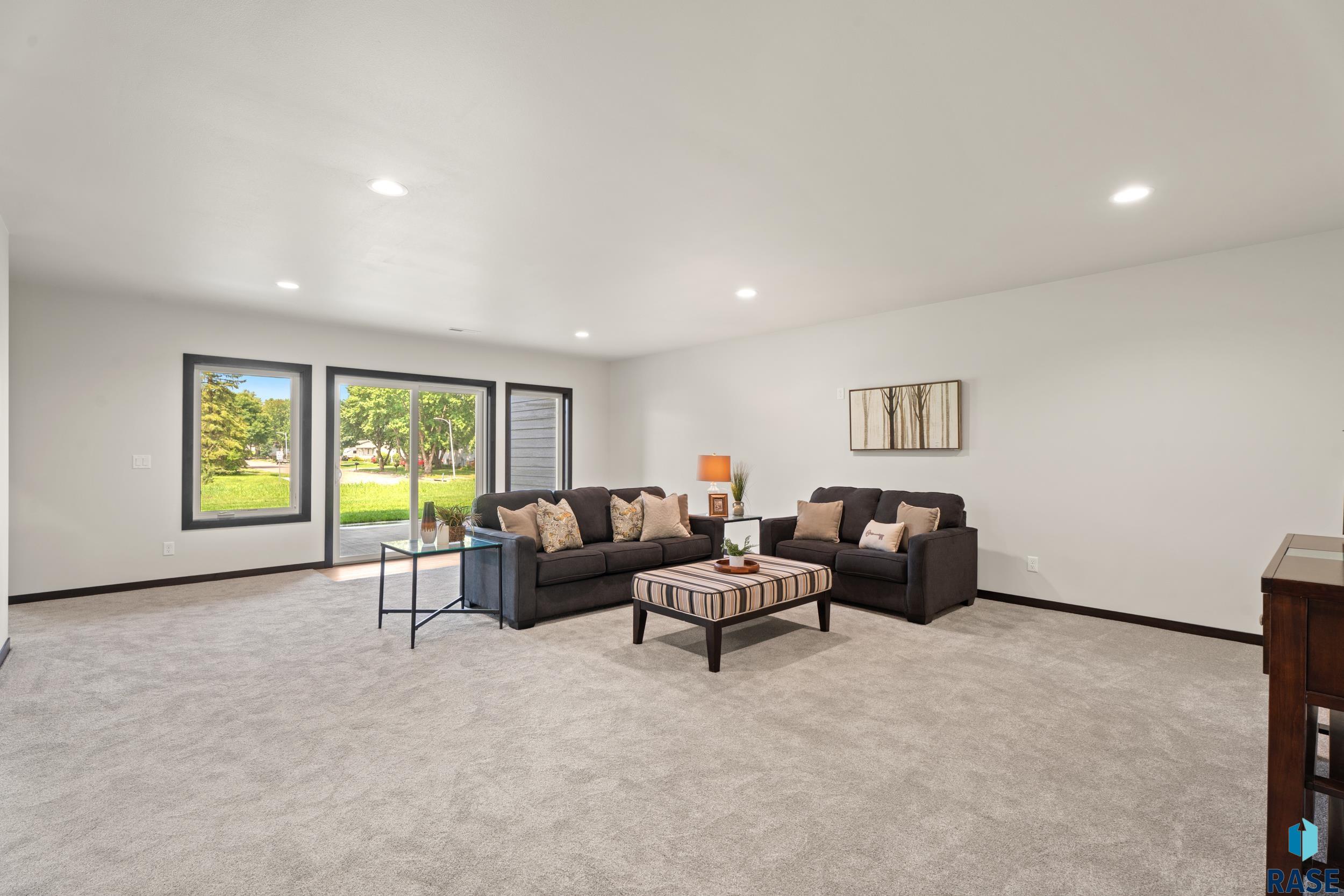 Sioux Falls, South Dakota, 57110, United States, 4 Bedrooms Bedrooms, ,2 BathroomsBathrooms,Residential,For Sale,1943534