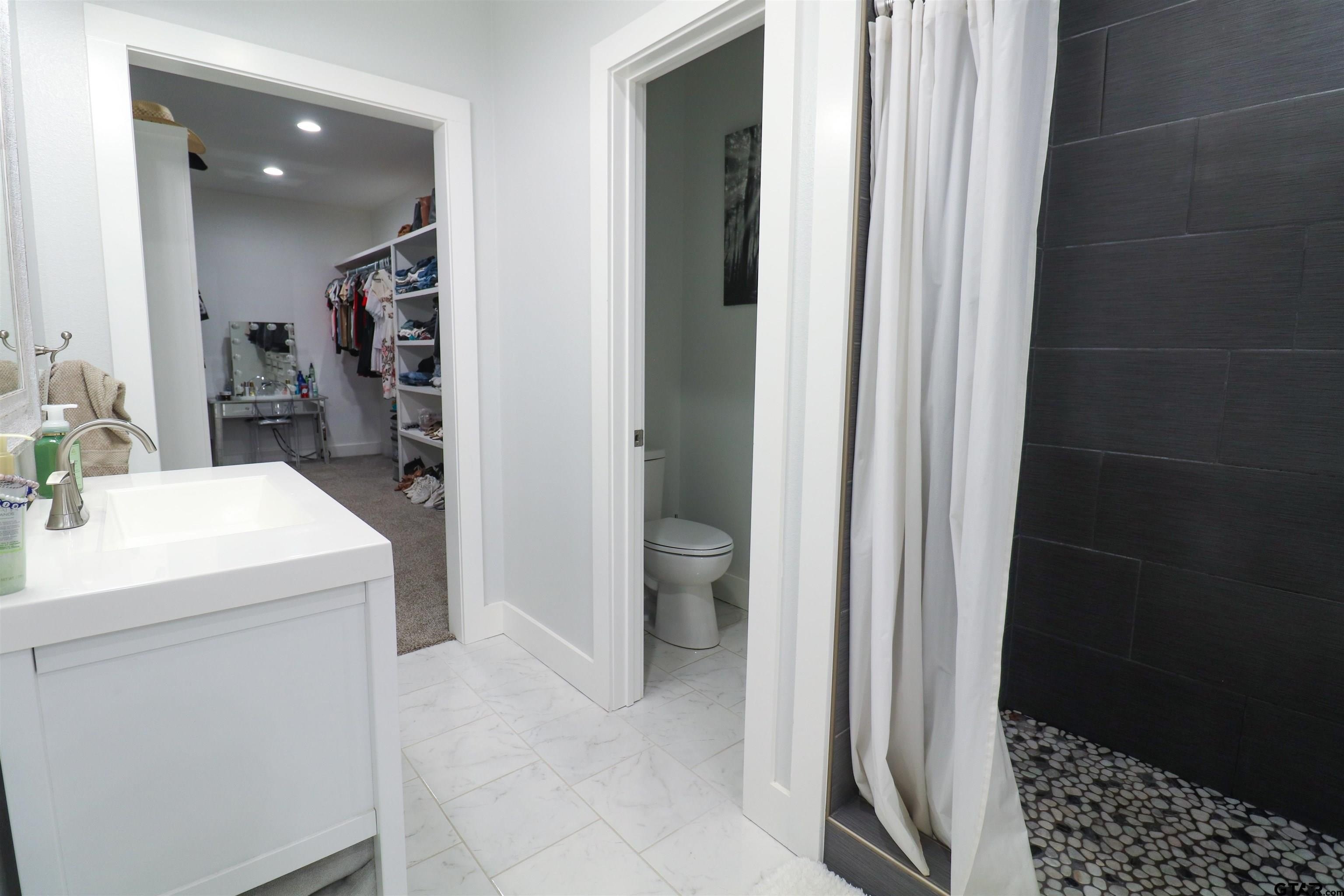 Pittsburg, Texas, 75686, United States, 4 Bedrooms Bedrooms, ,3 BathroomsBathrooms,Residential,For Sale,1943296