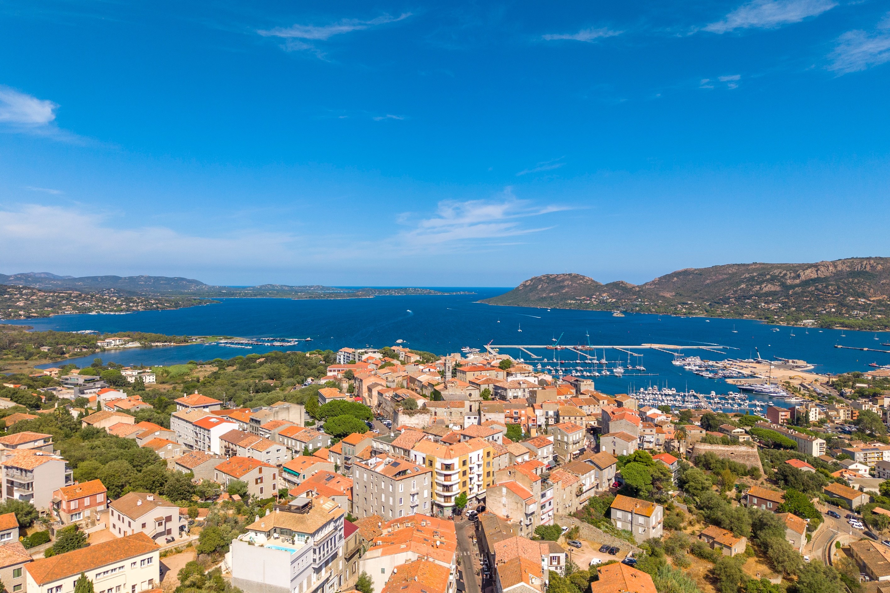  For sale : Renovated 130 sqm Art Deco Apartment on the Top Floor – Porto-Vecchio - 物件實景