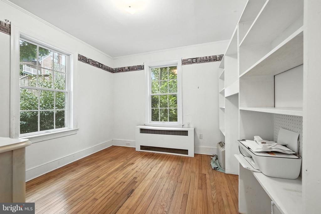 Silver Spring, Maryland, 20901, United States, 3 Bedrooms Bedrooms, ,1 BathroomBathrooms,Residential,For Sale,1928721
