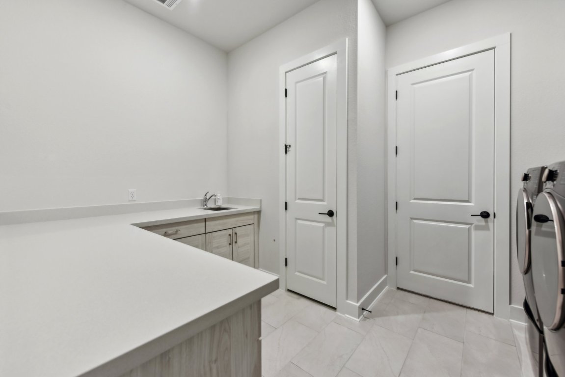 Leander, Texas, 78641, United States, 6 Bedrooms Bedrooms, ,5 BathroomsBathrooms,Residential,For Sale,1794623