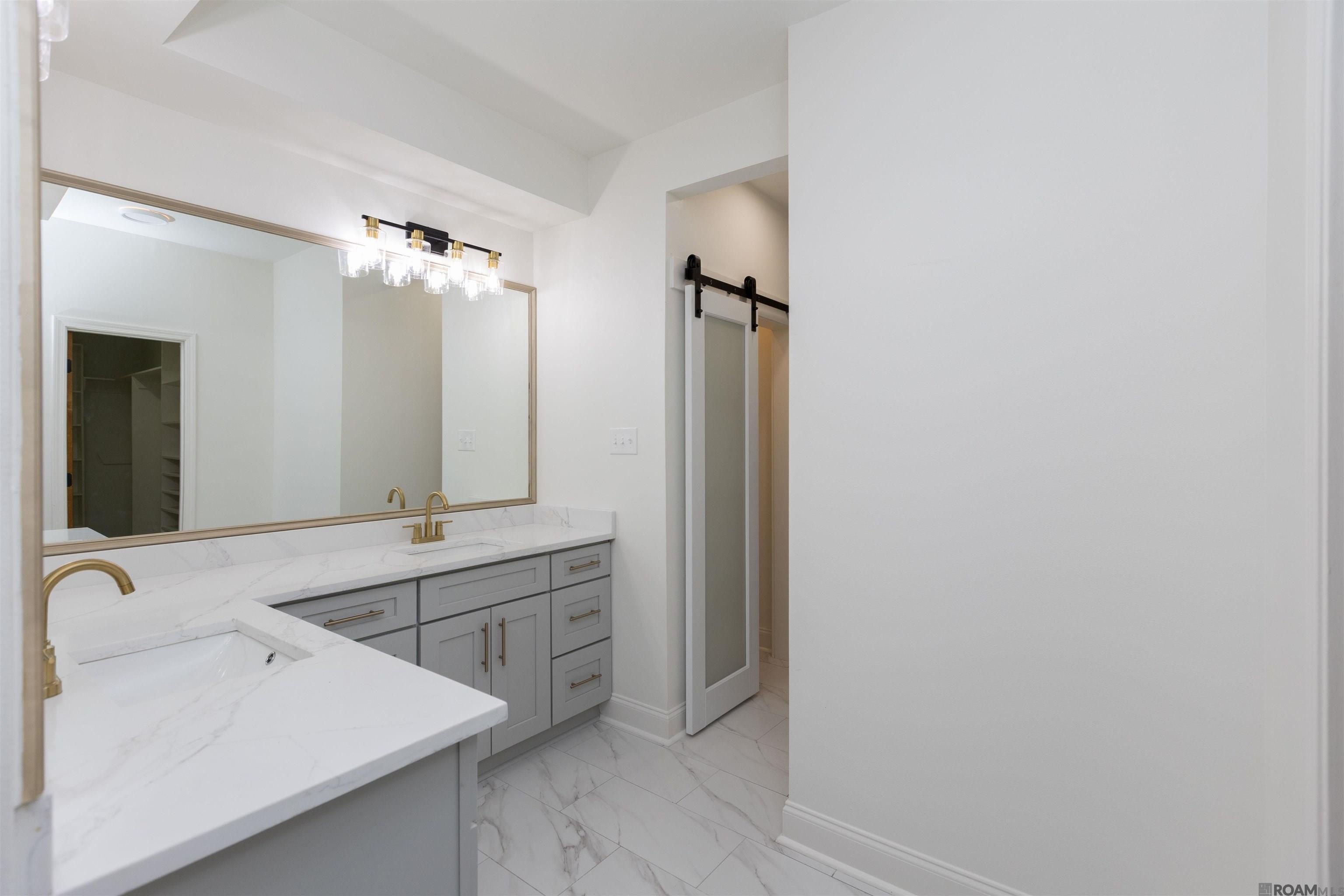 Baton Rouge, Louisiana, 70817, United States, 5 Bedrooms Bedrooms, ,4 BathroomsBathrooms,Residential,For Sale,1984389