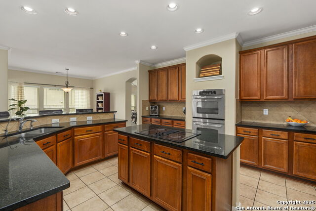 Helotes, Texas, 78023, United States, 4 Bedrooms Bedrooms, ,4 BathroomsBathrooms,Residential,For Sale,1950840