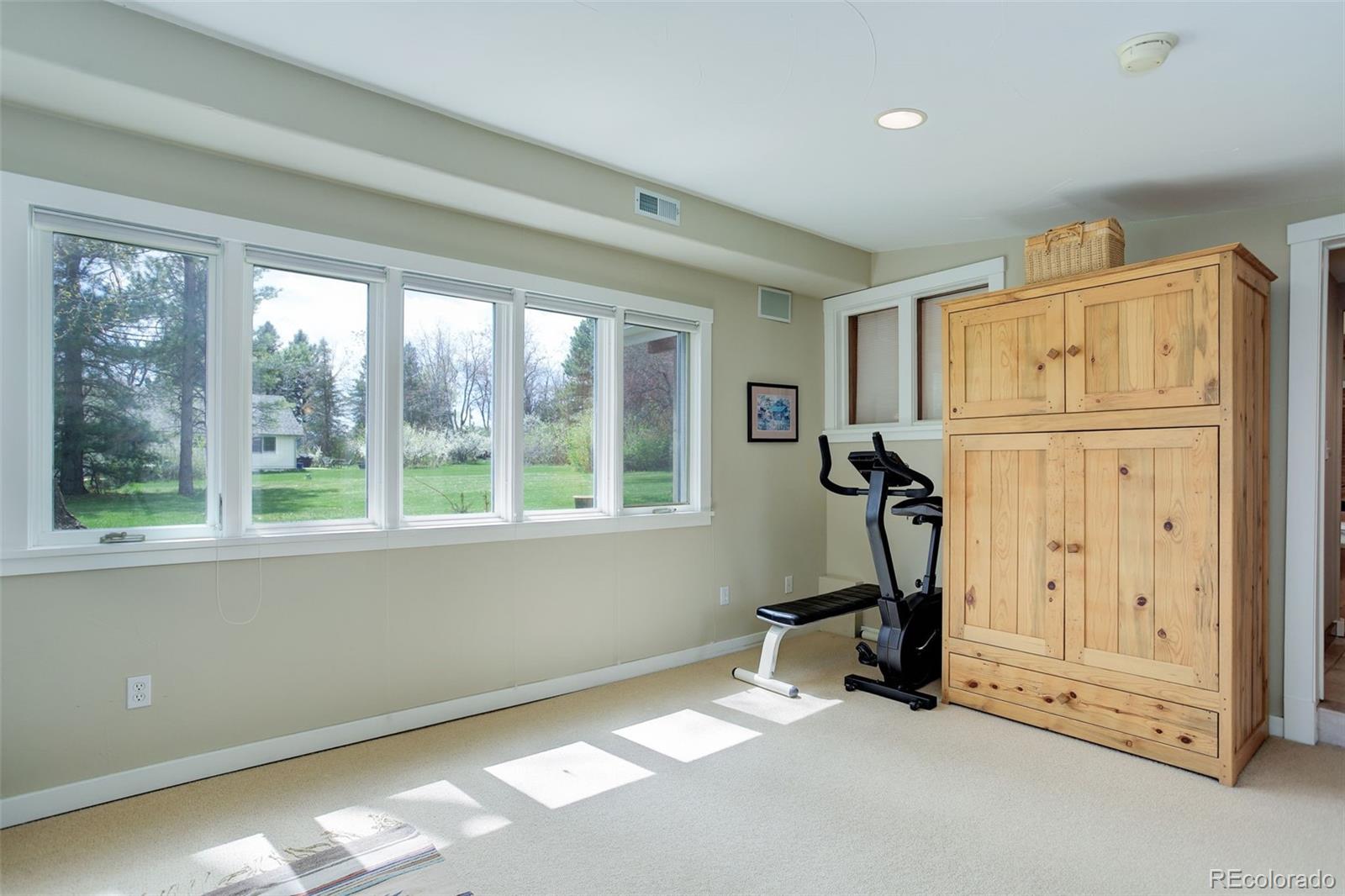 Longmont, Colorado, 80503, United States, 3 Bedrooms Bedrooms, ,1 BathroomBathrooms,Residential,For Sale,1826397