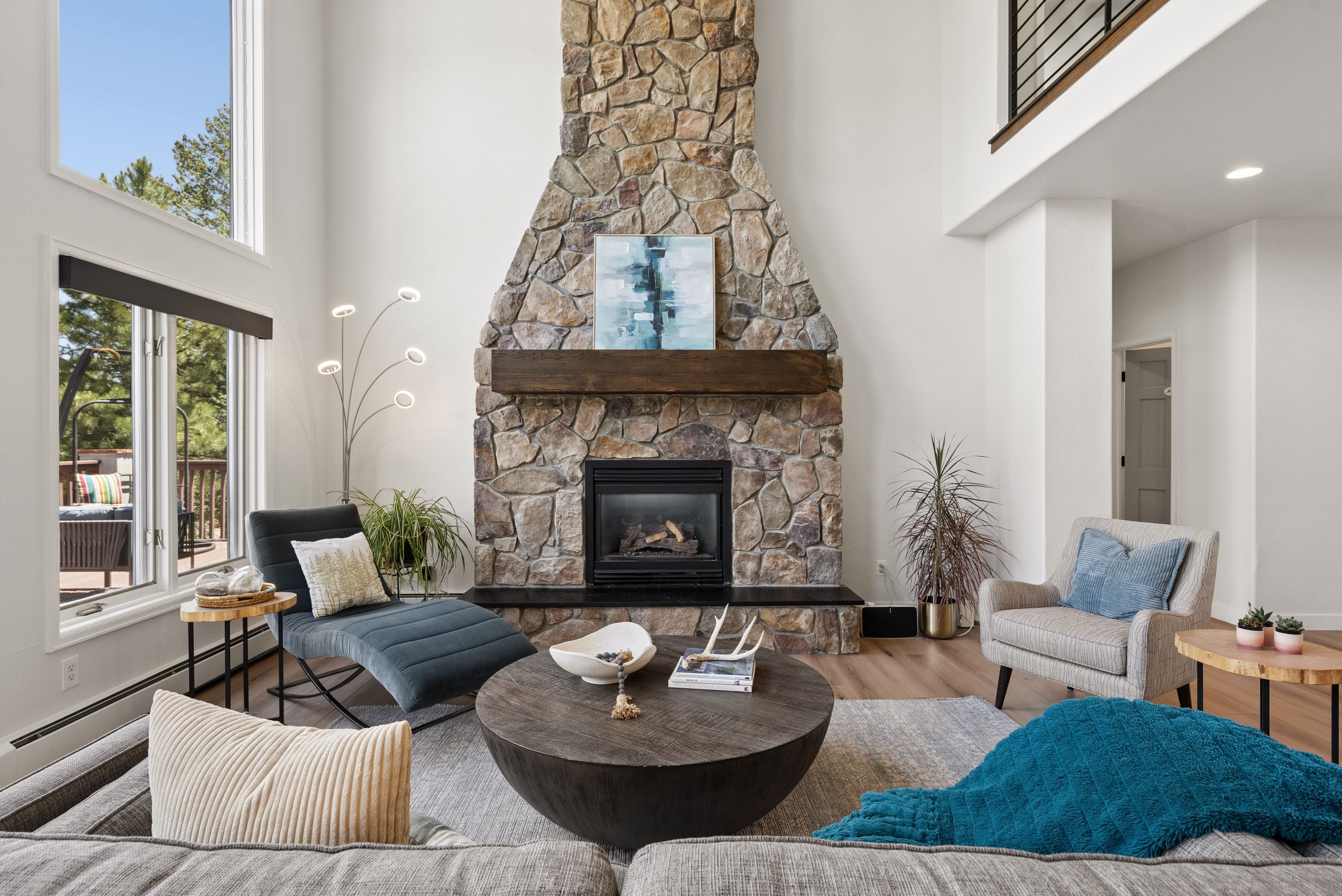  Mountain Contemporary in Highly Desirable Ridge at Hiwan - 物件實景