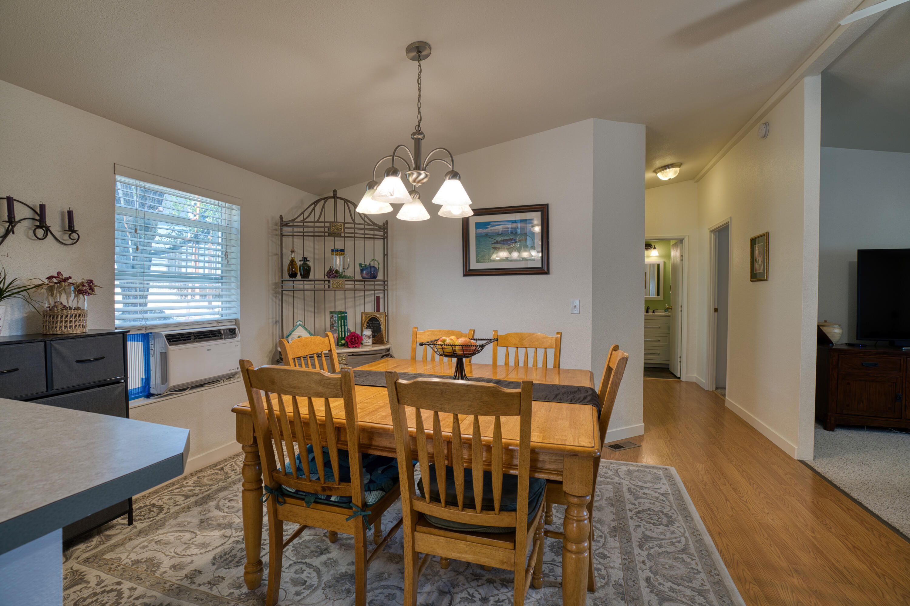 Bend, Oregon, 97701, United States, 3 Bedrooms Bedrooms, ,2 BathroomsBathrooms,Residential,For Sale,1905887