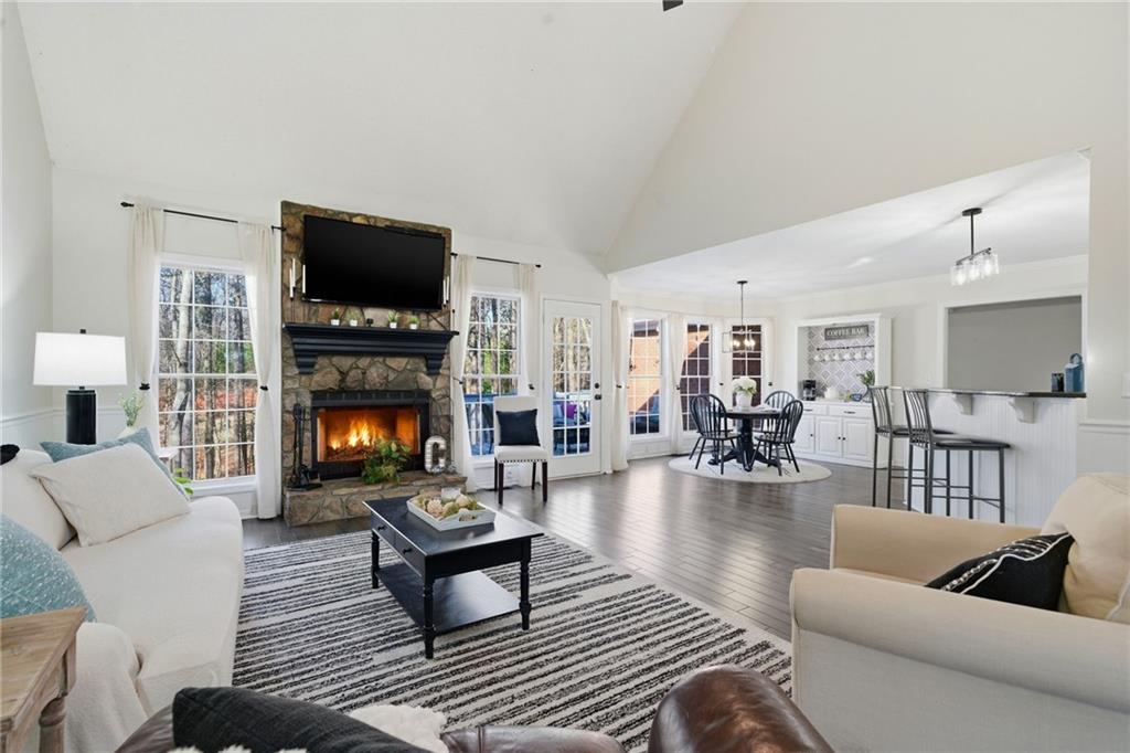 Cumming, Georgia, 30040, United States, 4 Bedrooms Bedrooms, ,3 BathroomsBathrooms,Residential,For Sale,2013824