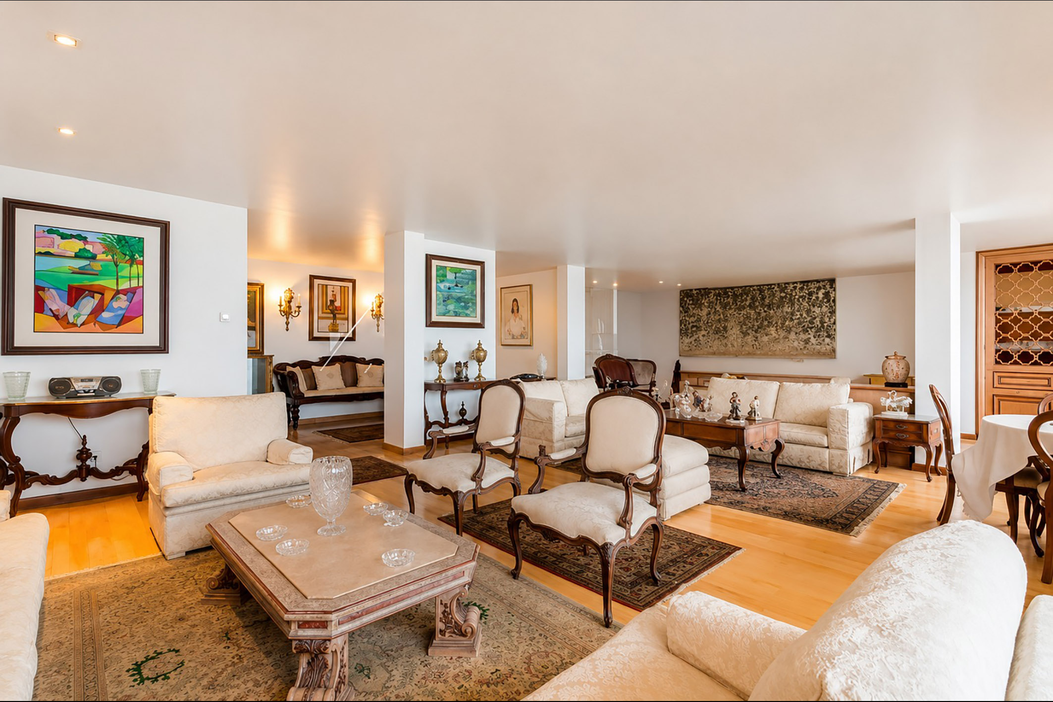  Spacious Apartment on Avenida Atlântica with Uninterrupted Ocean Views - 物件實景