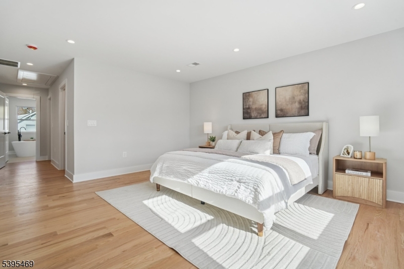 New Providence Boro, New Jersey, 07974, United States, 6 Bedrooms Bedrooms, ,6 BathroomsBathrooms,Residential,For Sale,2001991