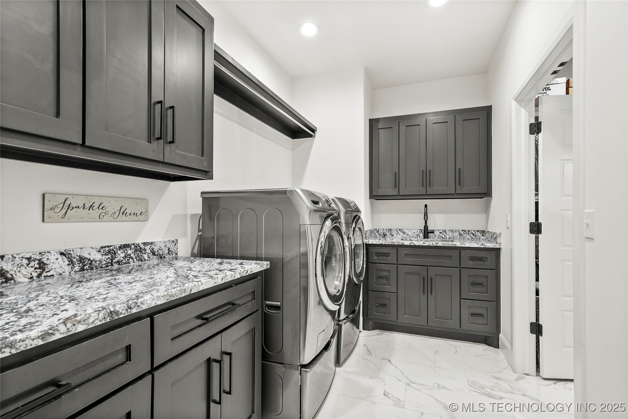 Broken Arrow, Oklahoma, 74014, United States, 3 Bedrooms Bedrooms, ,4 BathroomsBathrooms,Residential,For Sale,1997377