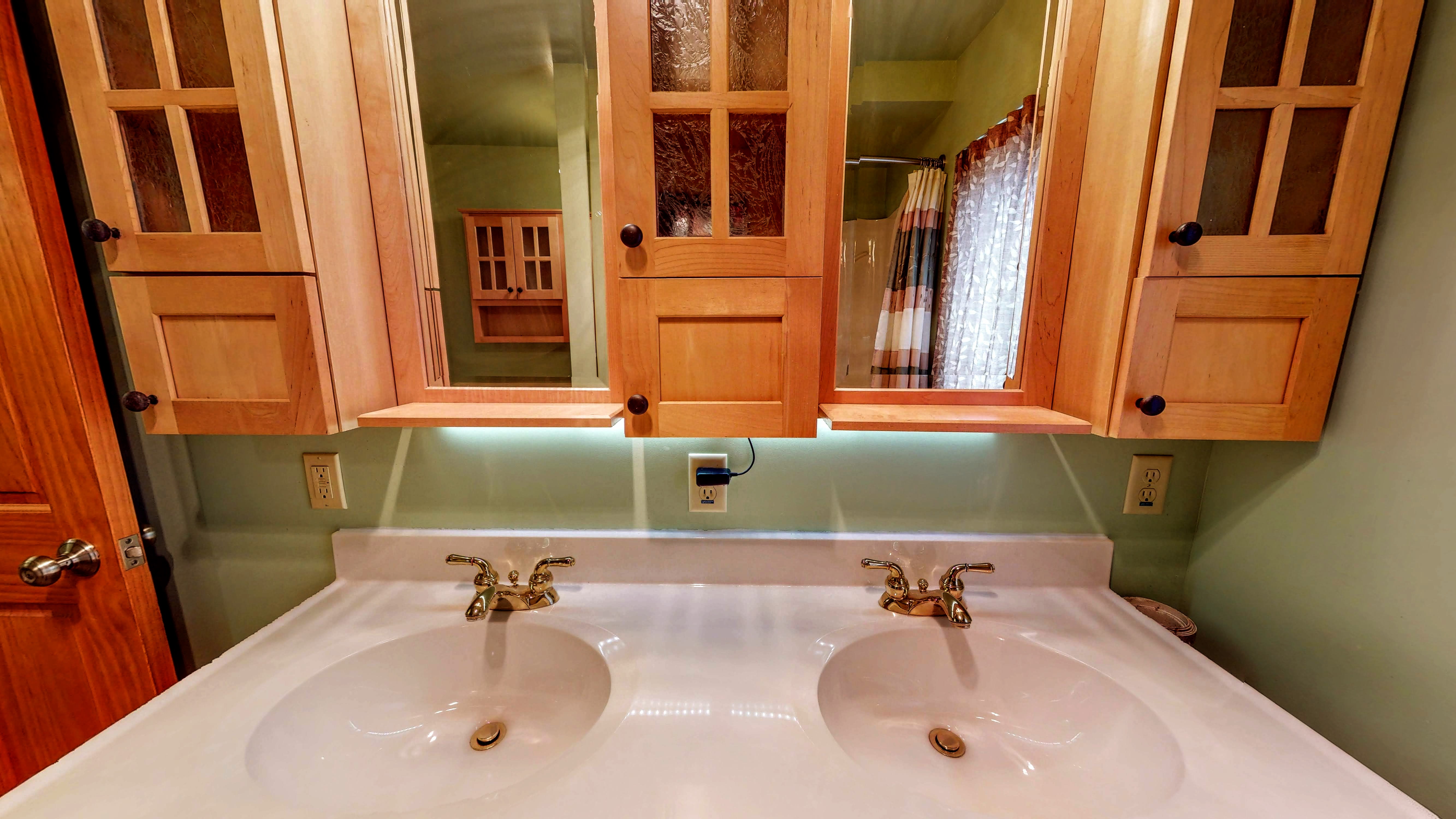 Milford, Wisconsin, 53551, United States, 4 Bedrooms Bedrooms, ,2 BathroomsBathrooms,Residential,For Sale,1889532