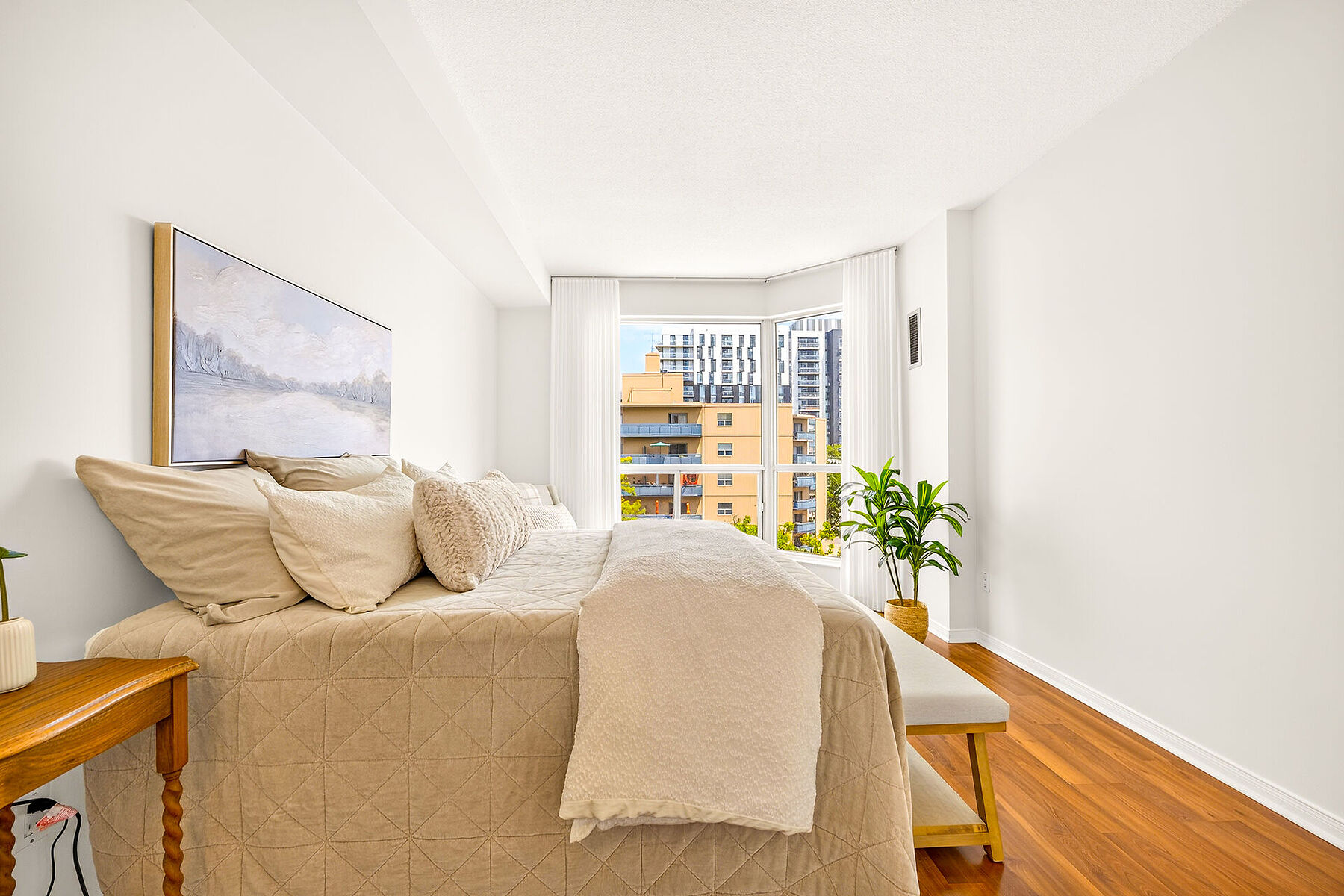  Desirable Waterfront Condo - 物件實景