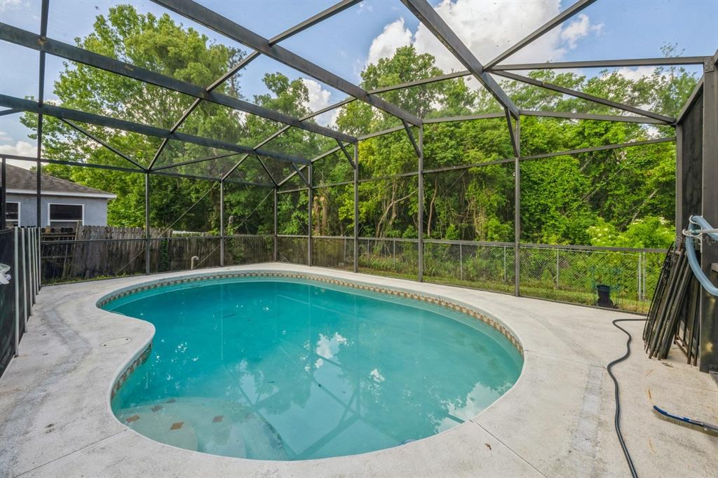 Longwood, Florida, 32750, United States, 6 Bedrooms Bedrooms, ,4 BathroomsBathrooms,Residential,For Sale,1896627