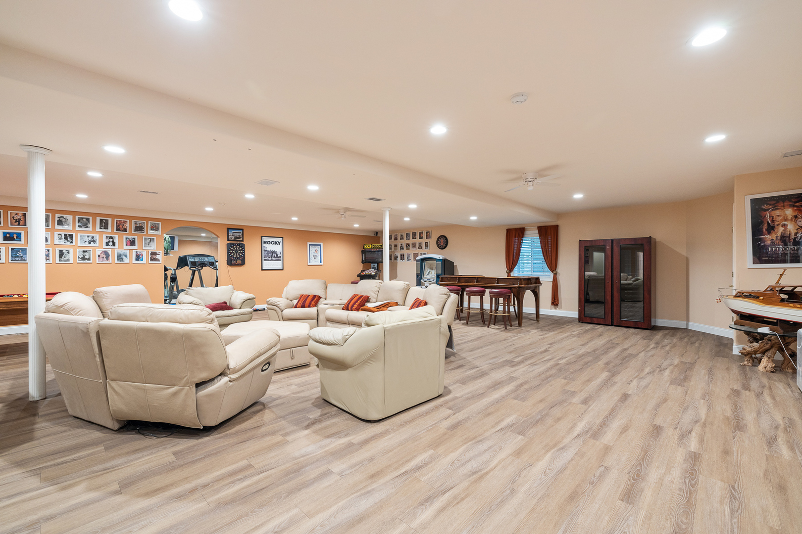Homer Glen, Illinois, 60491, United States, 4 Bedrooms Bedrooms, ,5 BathroomsBathrooms,Residential,For Sale,1940252