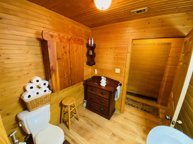 Hatfield, Arkansas, 71945, United States, 2 Bedrooms Bedrooms, ,1 BathroomBathrooms,Residential,For Sale,1977667