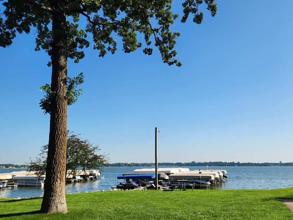 Clear Lake, Iowa, 50428, United States, 3 Bedrooms Bedrooms, ,1 BathroomBathrooms,Residential,For Sale,1937165