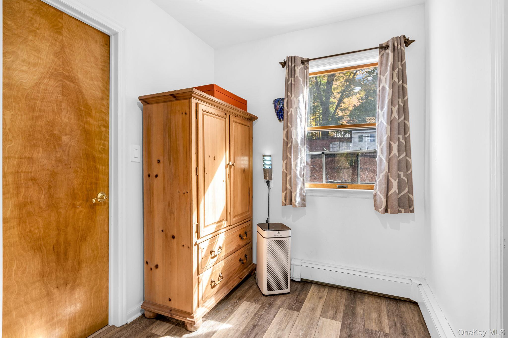 Mahopac, New York, 10541, United States, 4 Bedrooms Bedrooms, ,3 BathroomsBathrooms,Residential,For Sale,2002919