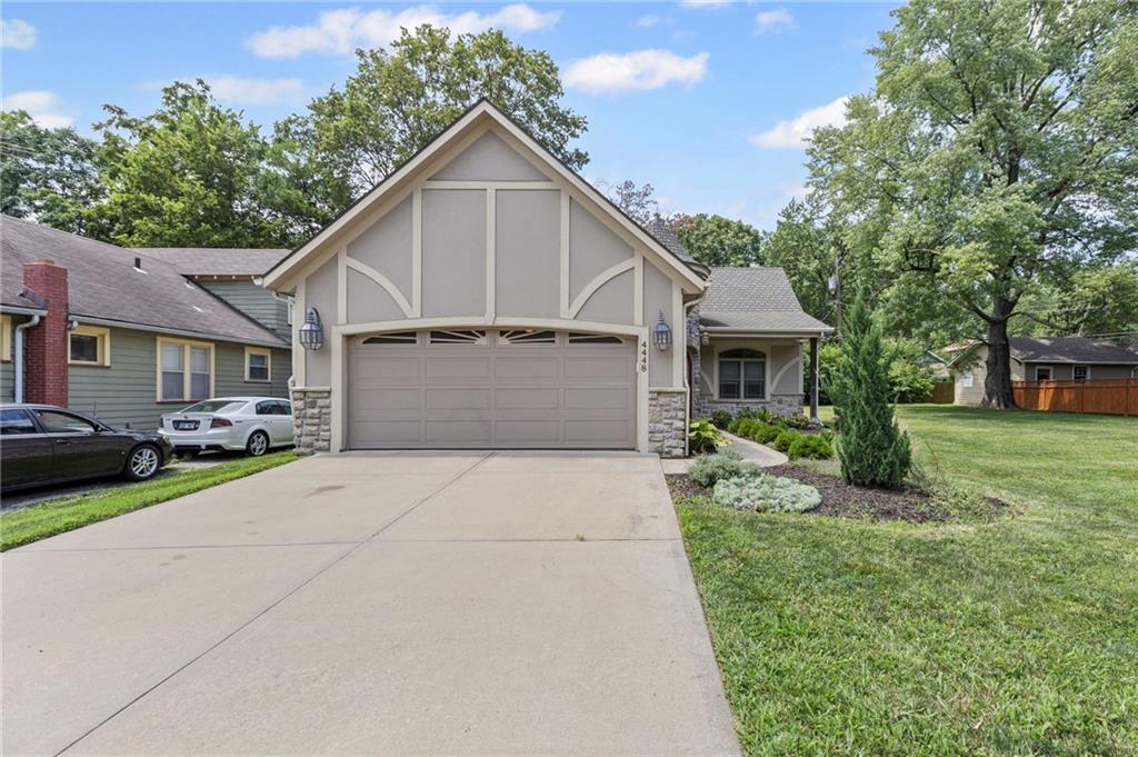 Kansas City, Kansas, 66103, United States, 3 Bedrooms Bedrooms, ,3 BathroomsBathrooms,Residential,For Sale,1906433