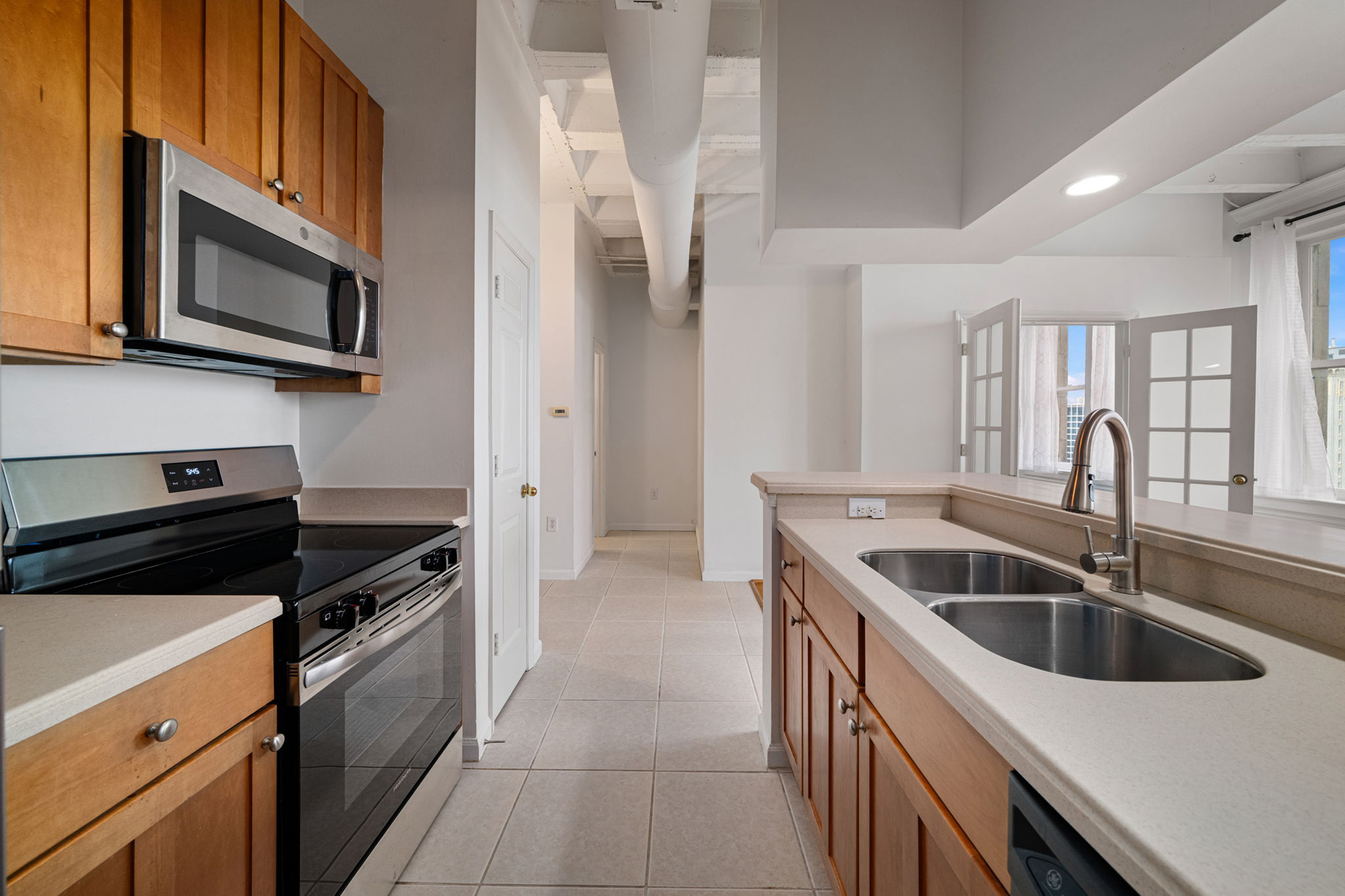  Beautifully Maintained Two Bedroom Condo in the Historic William Oliver Building - 物件實景