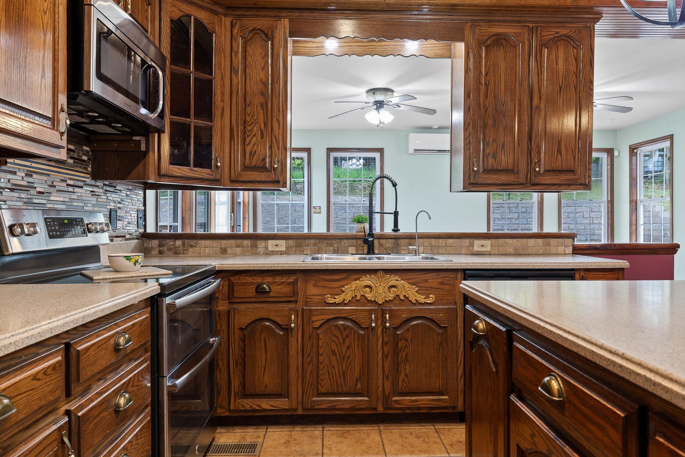 Dunlap, Tennessee, 37327, United States, 3 Bedrooms Bedrooms, ,2 BathroomsBathrooms,Residential,For Sale,1912691
