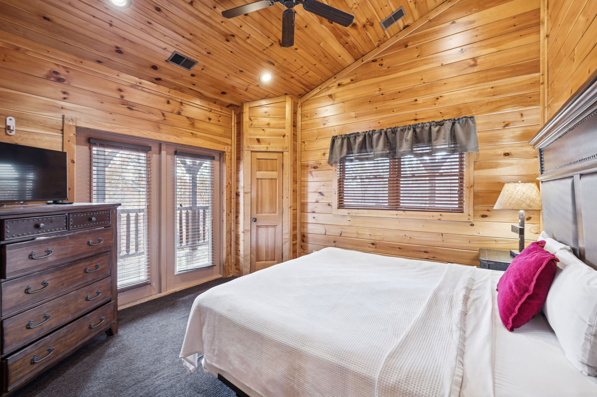 Gatlinburg, Tennessee, 37738, United States, 9 Bedrooms Bedrooms, ,9 BathroomsBathrooms,Residential,For Sale,1996380