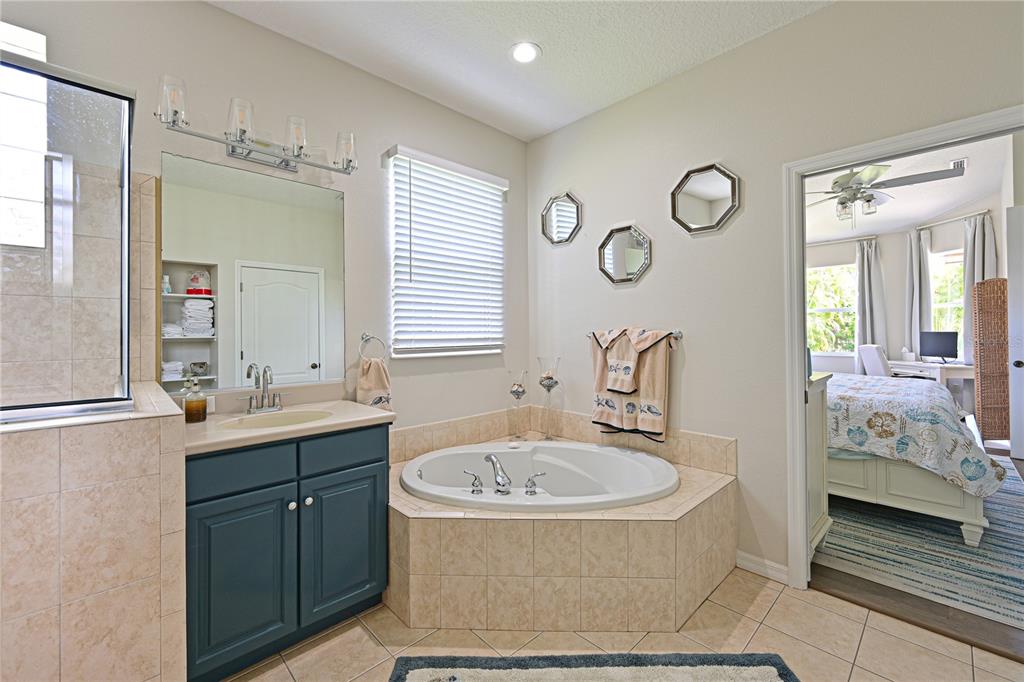 Bradenton, Florida, 34212, United States, 5 Bedrooms Bedrooms, ,3 BathroomsBathrooms,Residential,For Sale,1897819