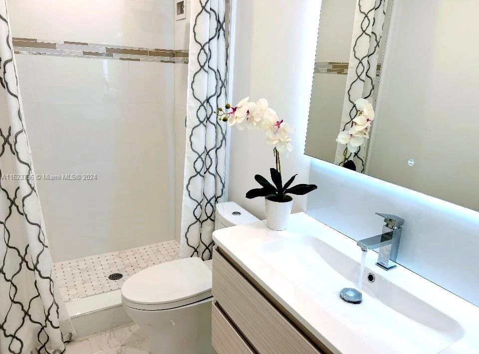 2030 S Ocean Dr Unit 2220, Hallandale Beach, Florida, 33009, United States, 2 Bedrooms Bedrooms, ,2 BathroomsBathrooms,Residential,For Sale,2030 S Ocean Dr Unit 2220,1573170
