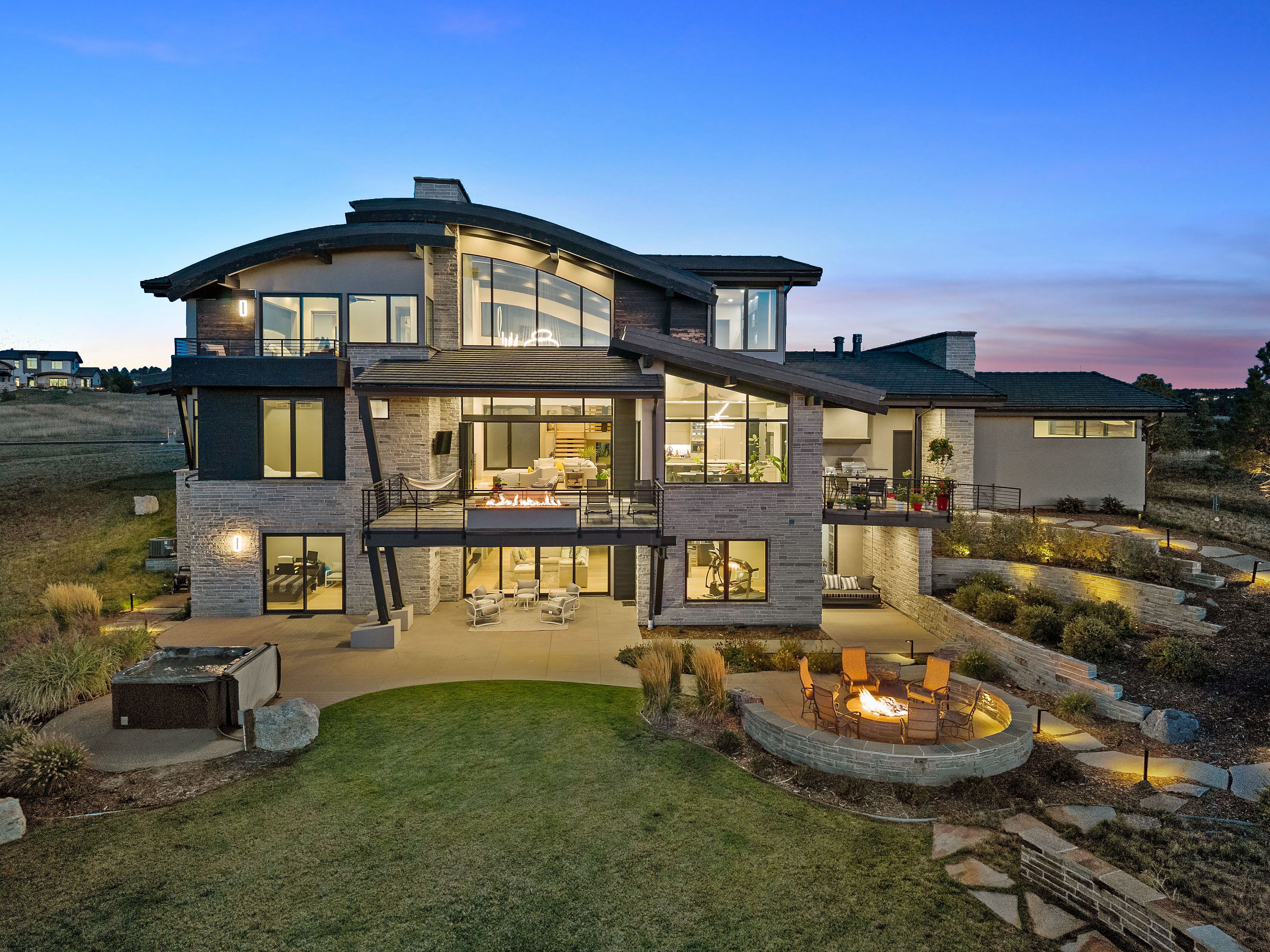  5 Bedroom  7 Bathroom Residence in 3+ Acres With Unobstructed Mountain Views - 物件實景
