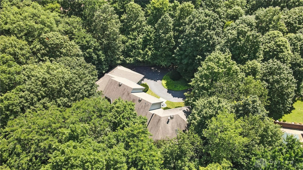 Sugarcreek Twp, Ohio, 45440, United States, 4 Bedrooms Bedrooms, ,5 BathroomsBathrooms,Residential,For Sale,1902150