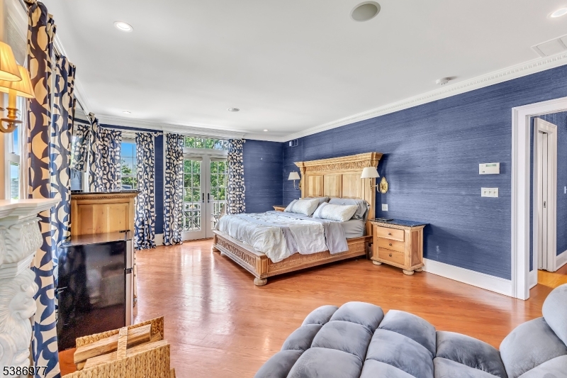 Montclair Twp., New Jersey, 07042, United States, 6 Bedrooms Bedrooms, ,6 BathroomsBathrooms,Residential,For Sale,1993497