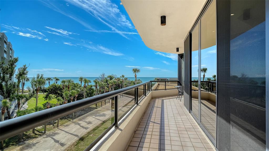 Longboat Key, Florida, 34228, United States, 3 Bedrooms Bedrooms, ,3 BathroomsBathrooms,Residential,For Sale,1989594