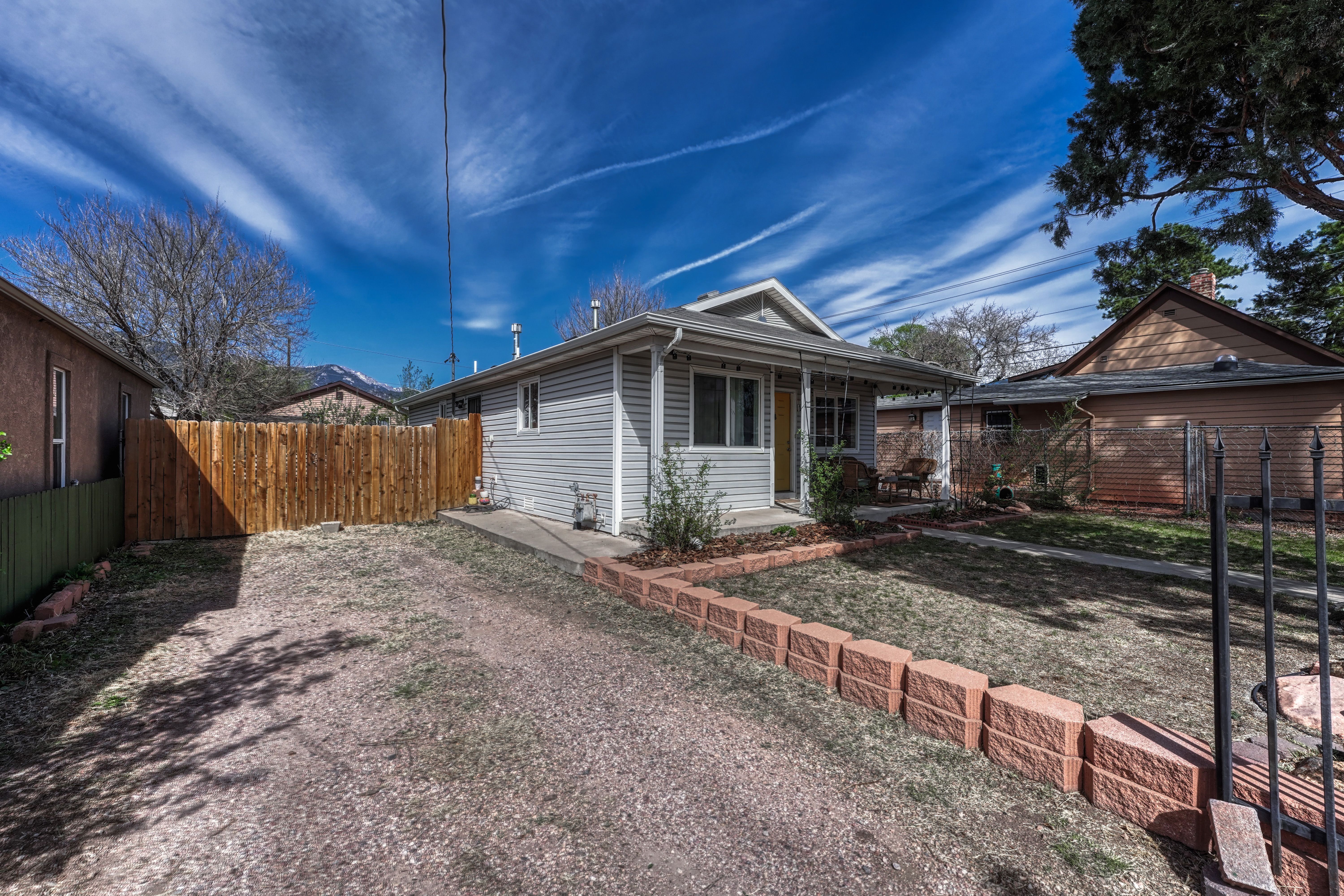  Welcome To This Charming and Well-Located Home In The Heart of Colorado Springs - 物件實景