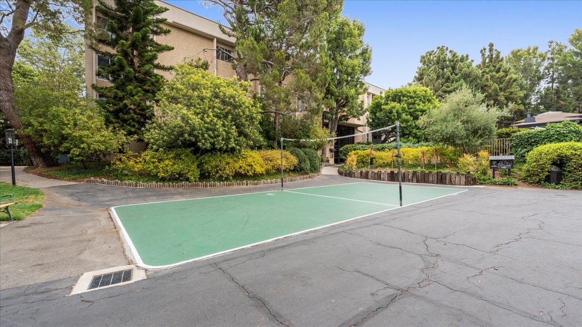 Culver City, California, 90230, United States, 1 Bedroom Bedrooms, ,1 BathroomBathrooms,Residential,For Sale,1981473