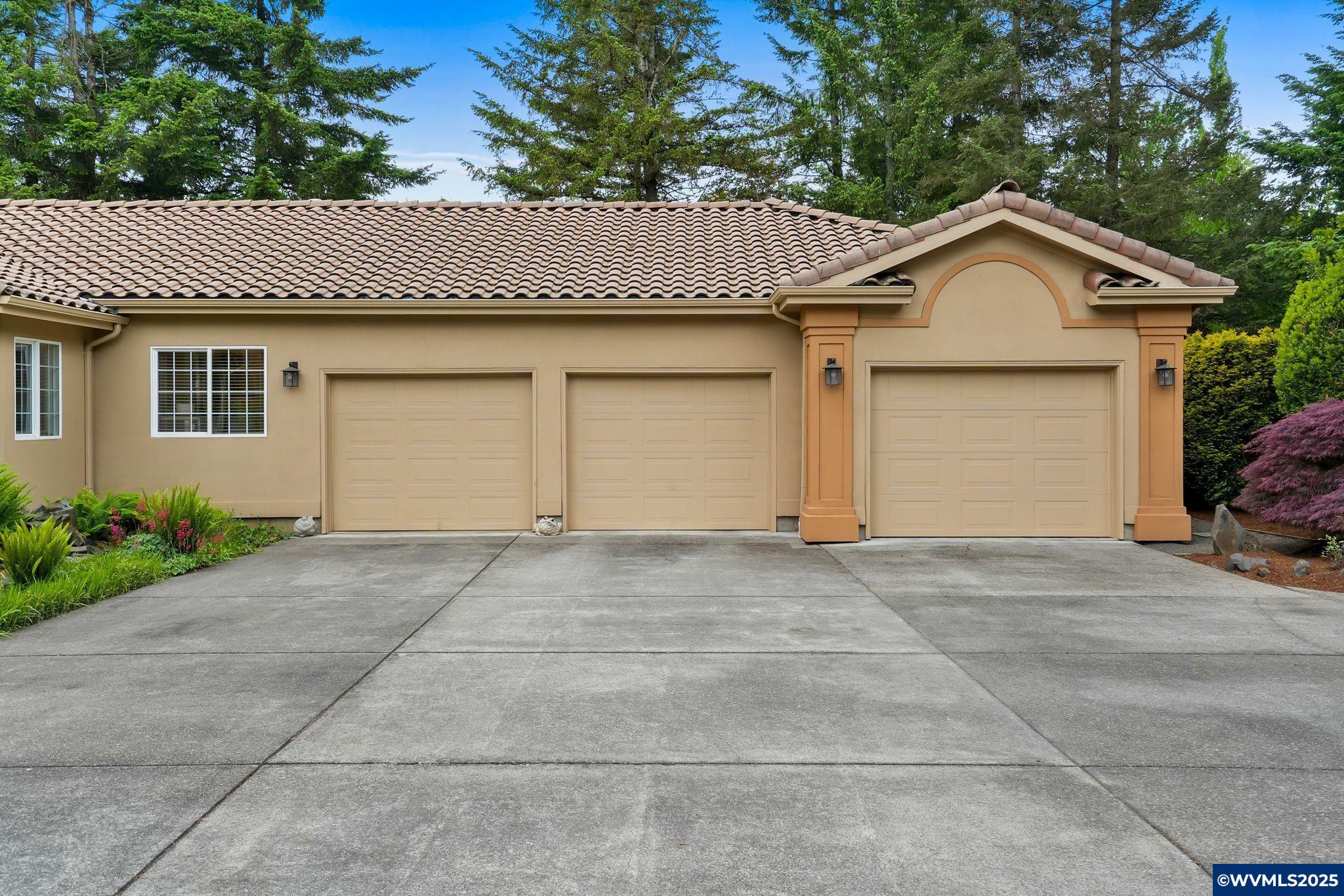 Salem, Oregon, 97317, United States, 3 Bedrooms Bedrooms, ,3 BathroomsBathrooms,Residential,For Sale,1903725