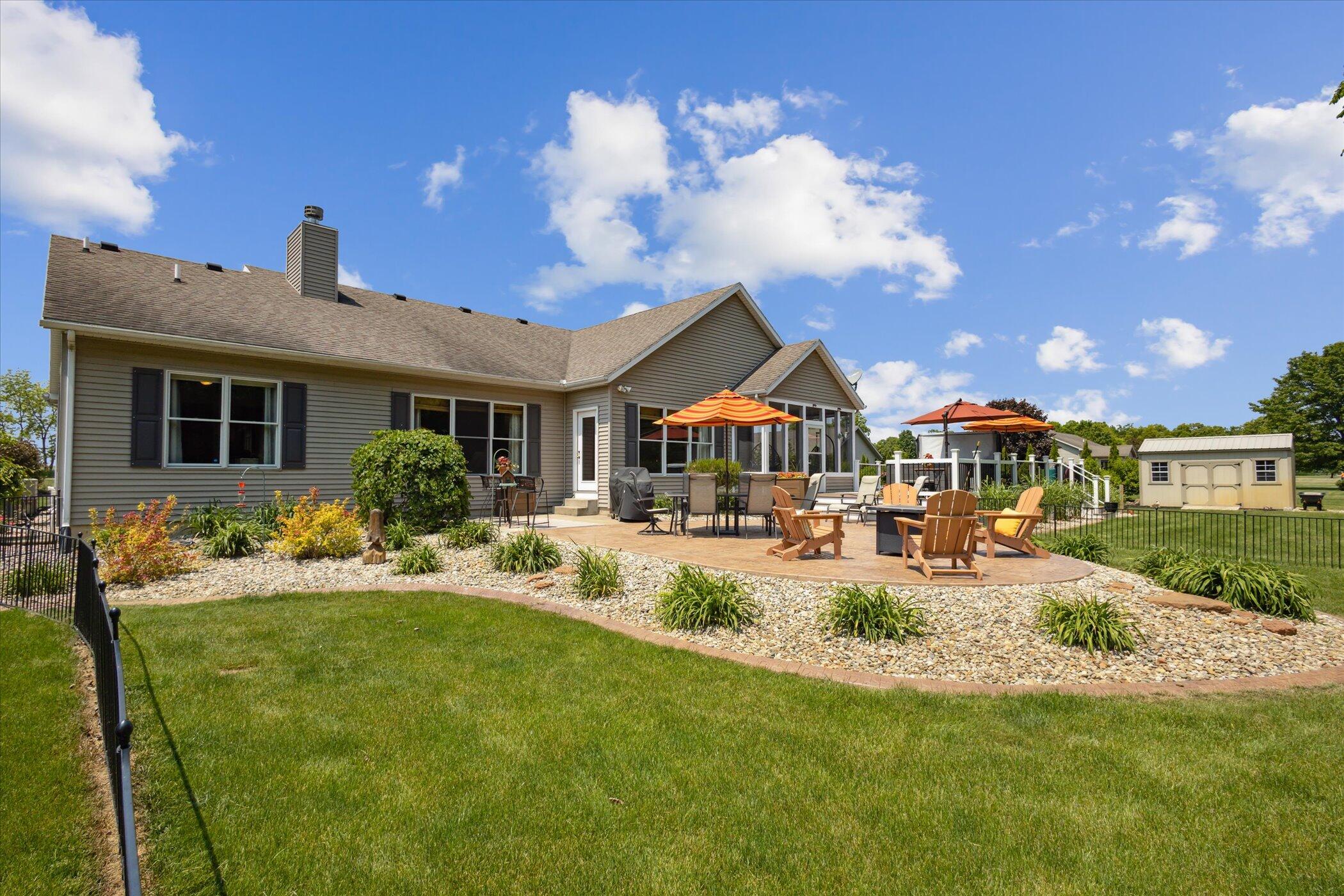 Edwardsburg, Michigan, 49112, United States, 4 Bedrooms Bedrooms, ,4 BathroomsBathrooms,Residential,For Sale,1989598