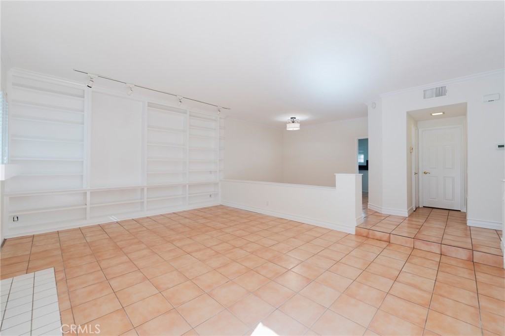 Huntington Beach, California, 92648, United States, 4 Bedrooms Bedrooms, ,3 BathroomsBathrooms,Residential,For Sale,1989716