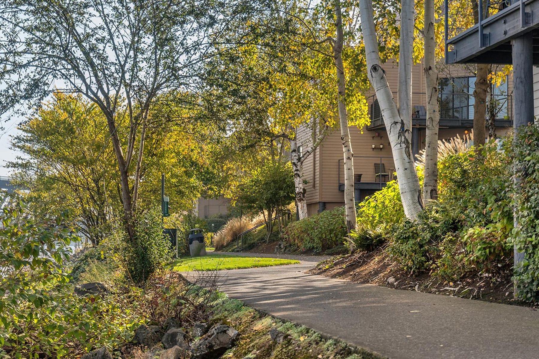  920 NW NAITO PKWY #J25 Portland, OR 97209 - 物件實景