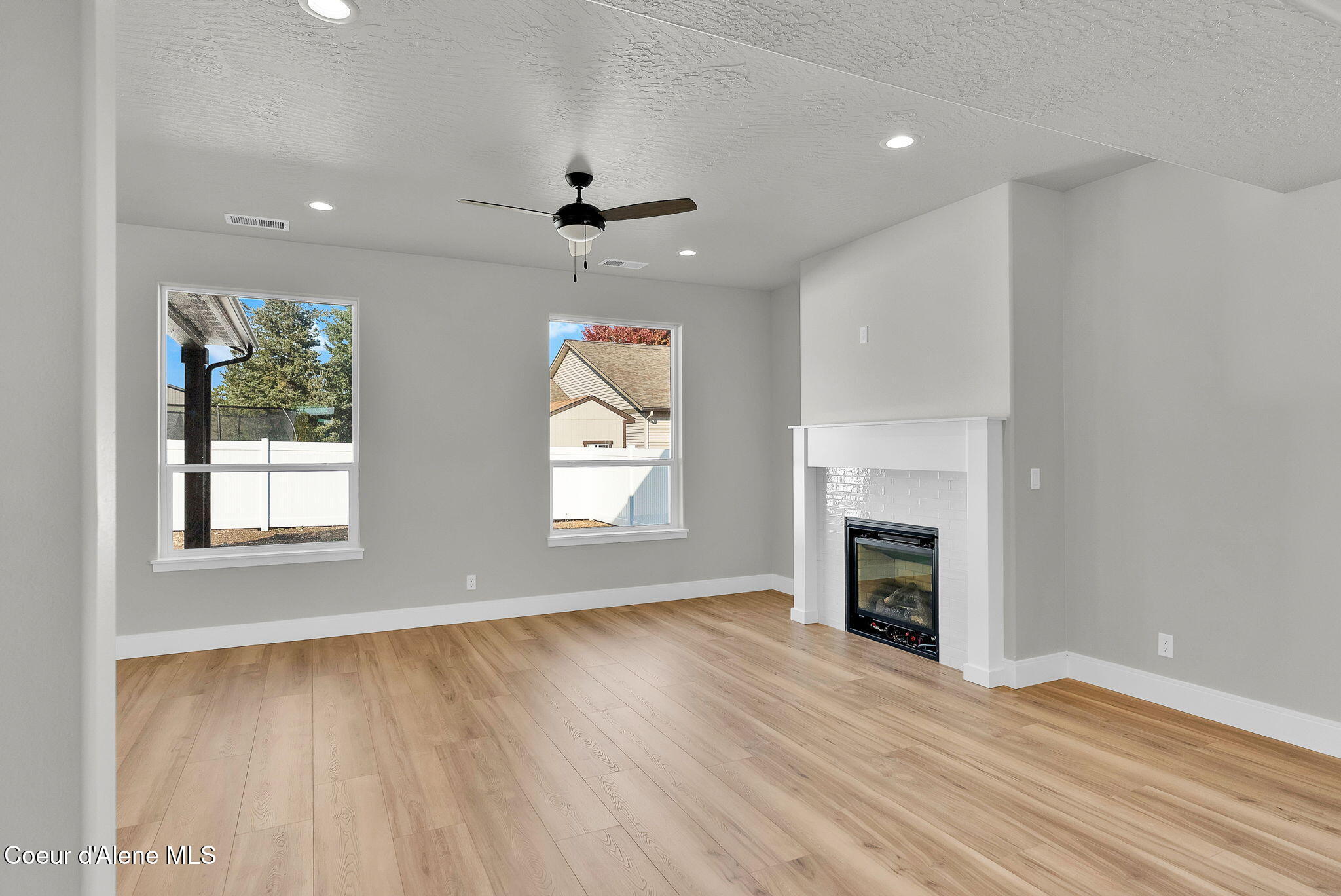 Rathdrum, Idaho, 83858, United States, 4 Bedrooms Bedrooms, ,2 BathroomsBathrooms,Residential,For Sale,1998808