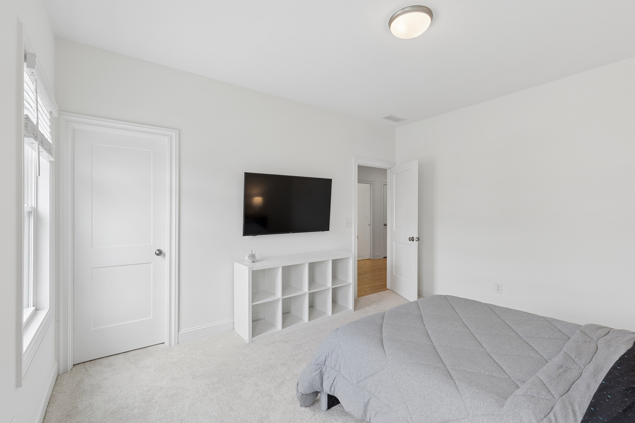  Freshly Updated and Move-in Ready Home in a Prime Westside Location - 物件實景