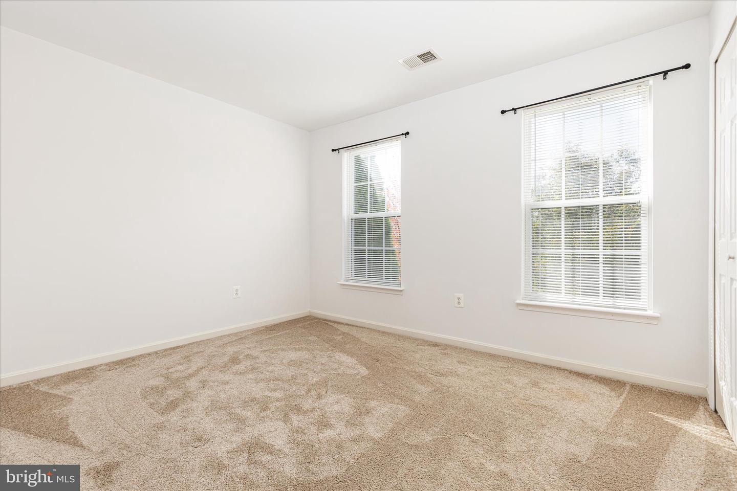 Round Hill, Virginia, 20141, United States, 4 Bedrooms Bedrooms, ,4 BathroomsBathrooms,Residential,For Sale,1987727