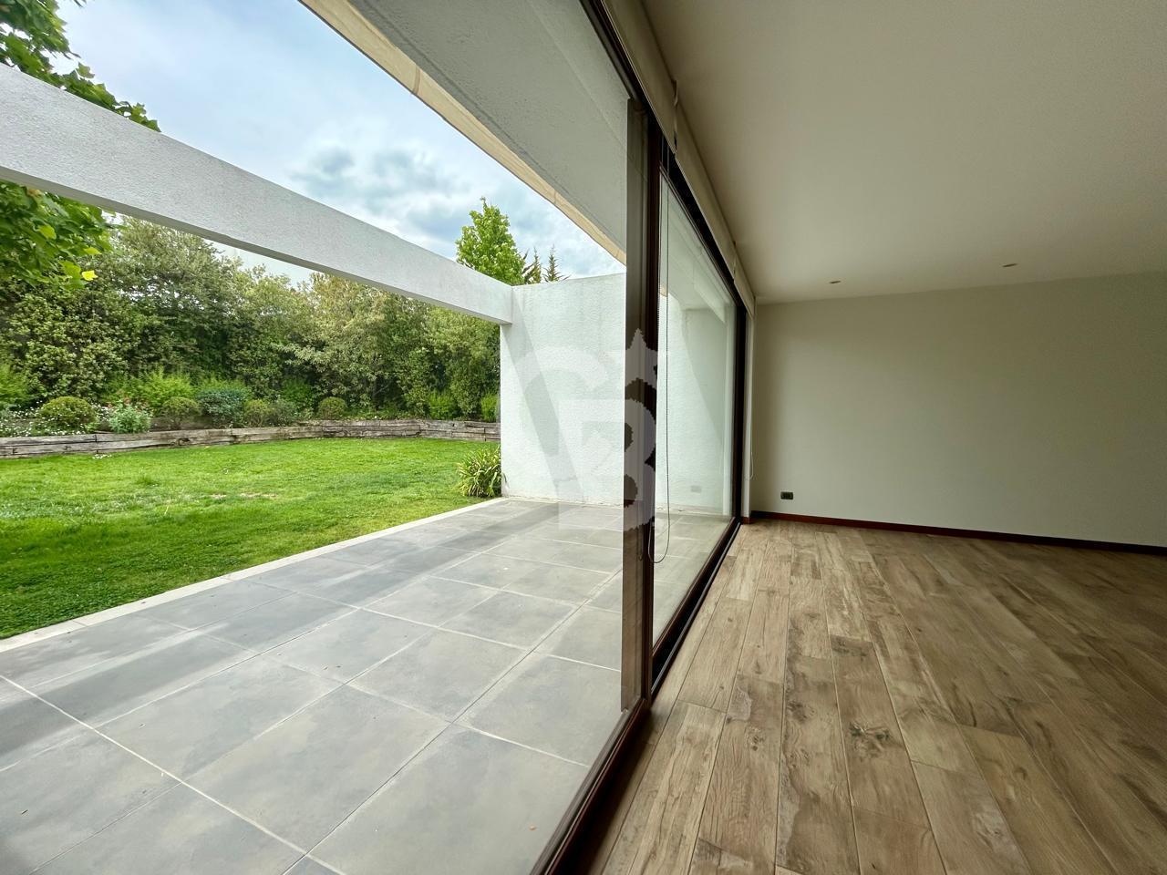 Lo Barnechea, Chile, 6 Bedrooms Bedrooms, ,5 BathroomsBathrooms,Residential,For Sale,1971656