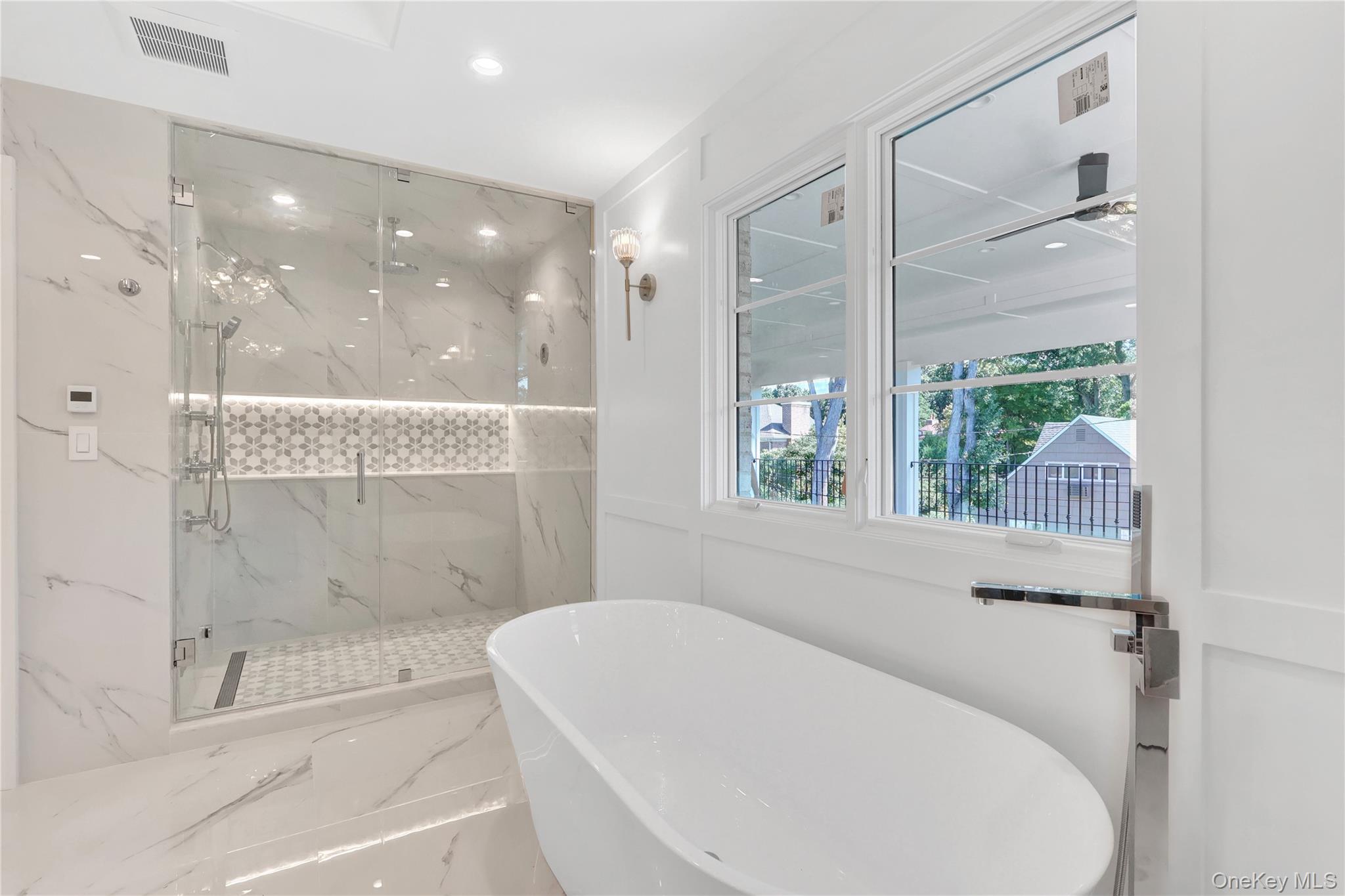  25 Hemlock Lane, Roslyn Heights, NY, 11577 - 物件實景