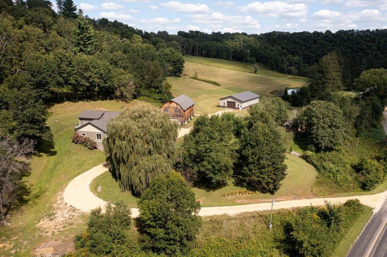 Westby, Wisconsin, 54667, United States, 3 Bedrooms Bedrooms, ,3 BathroomsBathrooms,Residential,For Sale,1977148