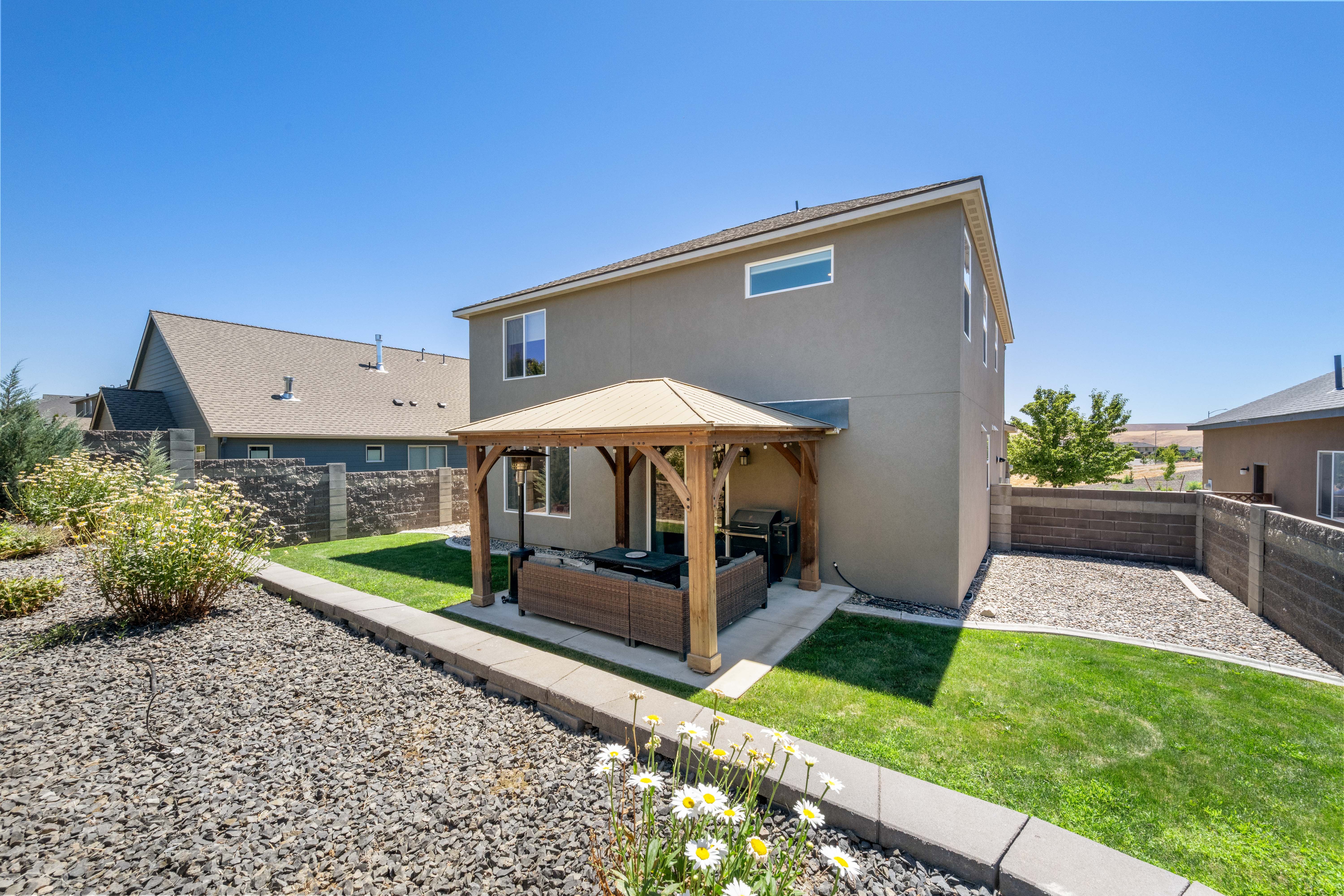  Immaculate Home Private Back yard, Bonus Room - 物件實景