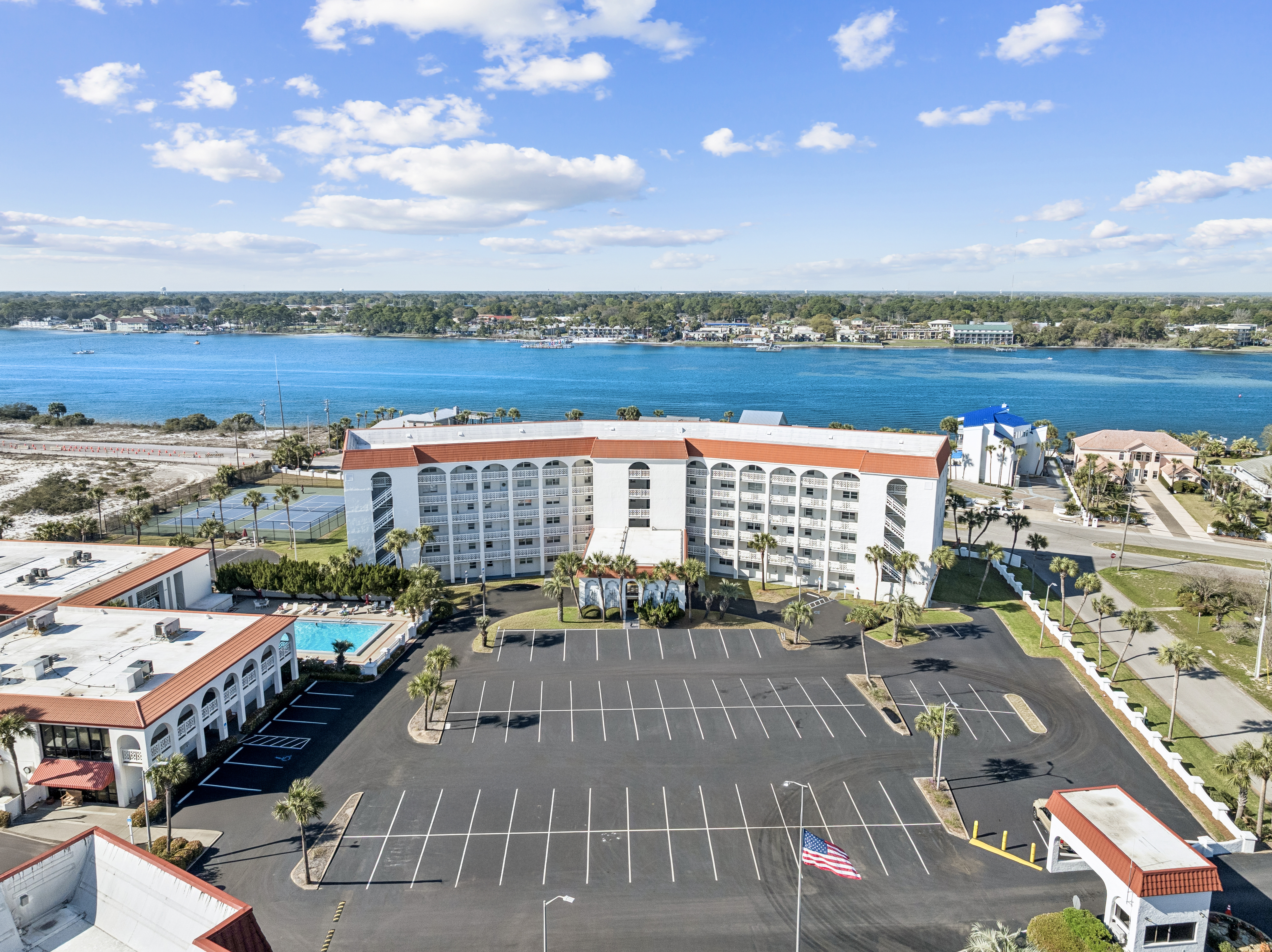  Updated Coastal Condo With Gulf Access And Resort Amenities - 物件實景