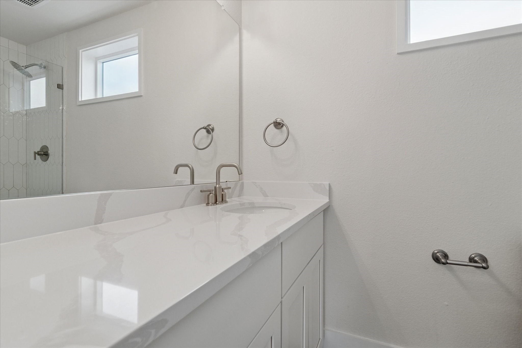 Gunter, Texas, 75058, United States, 3 Bedrooms Bedrooms, ,3 BathroomsBathrooms,Residential,For Sale,1847366