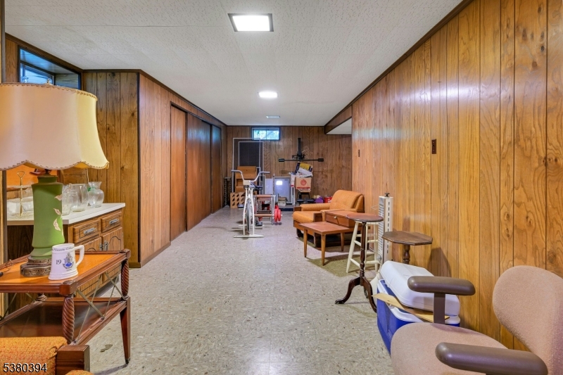 Springfield Twp., New Jersey, 07081, United States, 3 Bedrooms Bedrooms, ,3 BathroomsBathrooms,Residential,For Sale,1924750