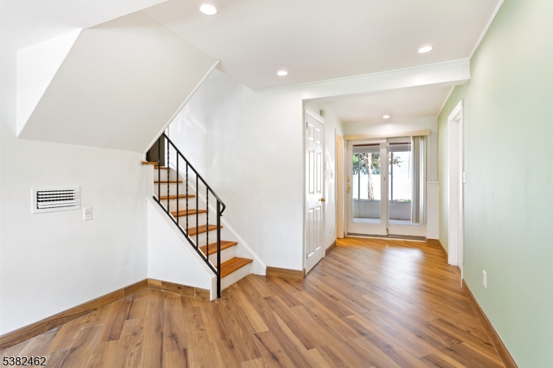 Rahway City, New Jersey, 07065, United States, 3 Bedrooms Bedrooms, ,3 BathroomsBathrooms,Residential,For Sale,1996239